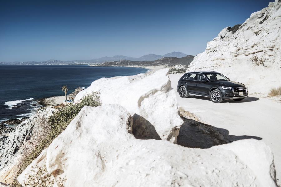  Audi Q5 TFSI Quattro 2016 года  (WW) (фото 2 из 30)